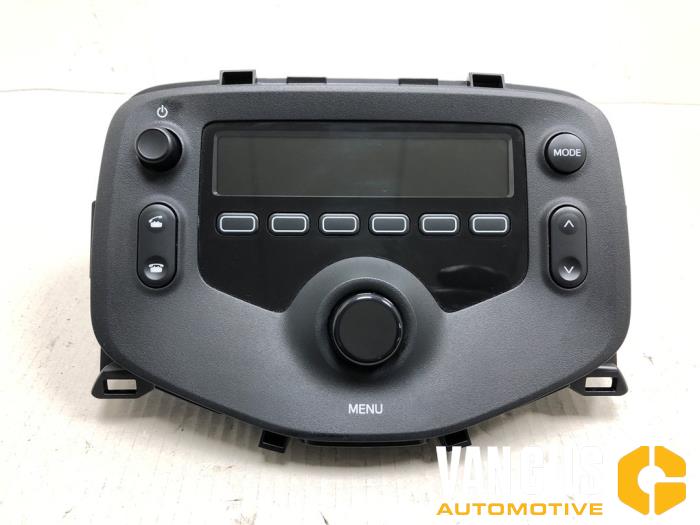 Gebrauchte Radio Toyota Aygo (B40) 1.0 12V VVT-i Preis € 74,99 Margenregelung angeboten von Van Gils Automotive