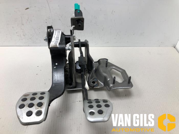 Gebrauchte Pedale Set Peugeot 2008 (CU) 1.2 12V e-THP PureTech 110 Preis € 100,00 Margenregelung angeboten von Van Gils Automotive