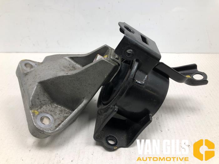 Usagé Support moteur Suzuki S-Cross Prix sur demande proposé par Van Gils Automotive