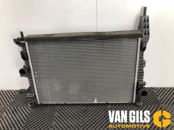 Used Radiator Ford Focus 3 Wagon 1.0 Ti-VCT EcoBoost 12V 125 Price € 45,00 Margin scheme offered by Van Gils Automotive