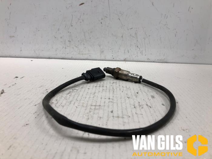 Lambda probe from a Audi A4 Avant (B9) 2.0 40 TFSI Mild hybrid 16V 2021