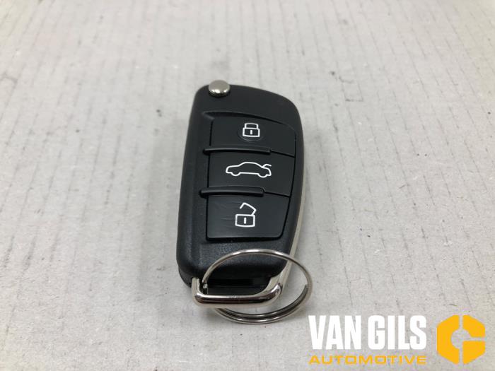 Używane Klucz Audi A3 Limousine (8VS/8VM) 1.4 TFSI ACT 16V Cena € 49,00 Procedura marży oferowane przez Van Gils Automotive