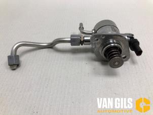 Högtryckspump från en Audi A4 Avant (B9) 2.0 40 TFSI Mild hybrid 16V 2021