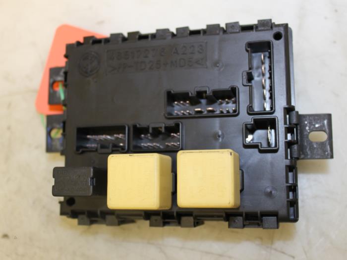 Fuse box from a Fiat Multipla (186) 1.6 16V 100 SX,ELX 2005