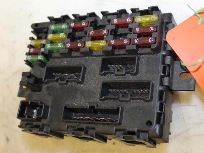 Fuse box from a Fiat Multipla (186) 1.6 16V 100 SX,ELX 2005