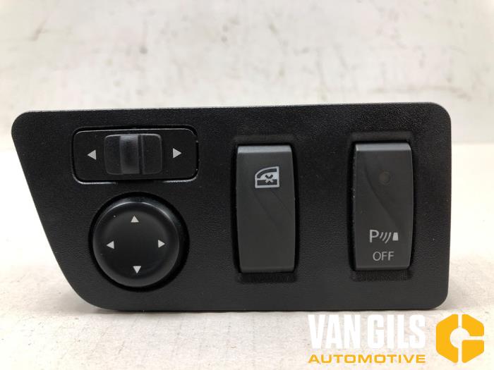 Usados Interruptor de retrovisor Dacia Spring 45 Precio € 149,95 Norma de margen ofrecido por Van Gils Automotive