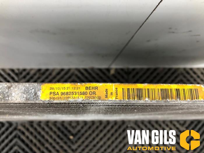 Klima Kondensor van een Peugeot Partner (GC/GF/GG/GJ/GK) 1.6 HDI 90 2016