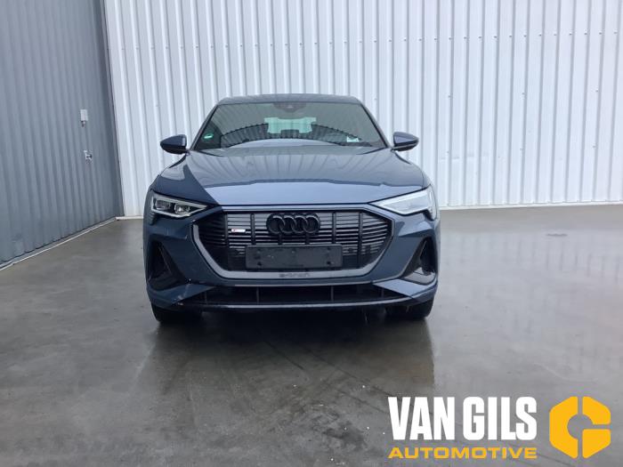 Używane Przód kompletny Audi e-tron Sportback (GEA) 55 Cena € 6.500,00 Procedura marży oferowane przez Van Gils Automotive