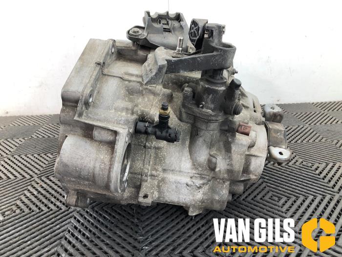 Gearbox from a Volkswagen Transporter T5 2.0 TDI DRF 2013