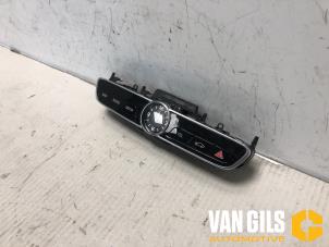 On-board computer controller from a Mercedes-Benz E (W213) E-220d 2.0 Turbo 16V 2017