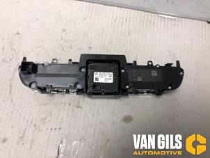 On-board computer controller from a Mercedes-Benz E (W213) E-220d 2.0 Turbo 16V 2017