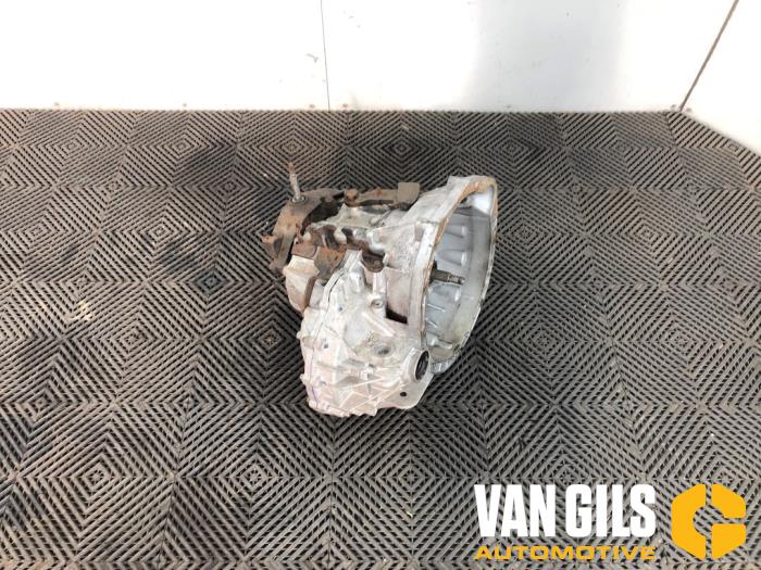 Gebrauchte Getriebe Opel Vivaro 2.0 CDTI Preis € 600,00 Margenregelung angeboten von Van Gils Automotive