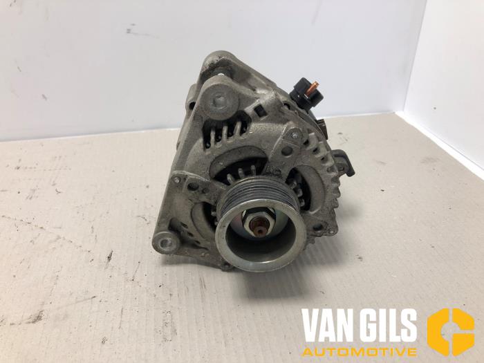 Usagé Dynamo Honda CR-V (RE/RM) 2.0 16V Prix sur demande proposé par Van Gils Automotive