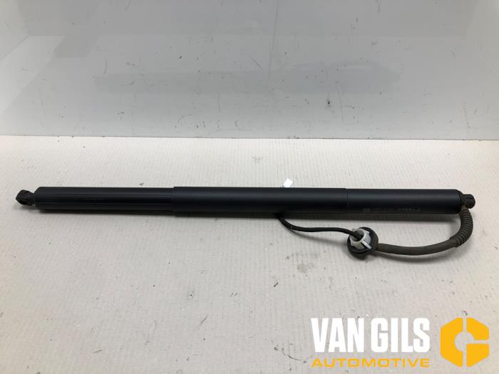 Używane Silnik tylnej klapy Tesla Model Y (5YJY) Long Range RWD Cena na żądanie oferowane przez Van Gils Automotive