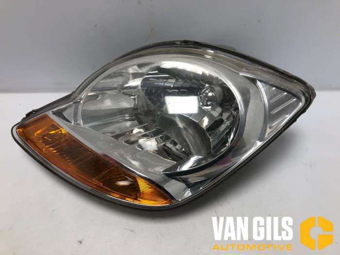 Używane Reflektor lewy Chevrolet Matiz (M200) 0.8 S,SE Cena na żądanie oferowane przez Van Gils Automotive