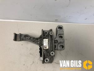 Motorlager van een Volkswagen Golf VII (AUA) 1.5 TSI Evo BMT 16V 2019