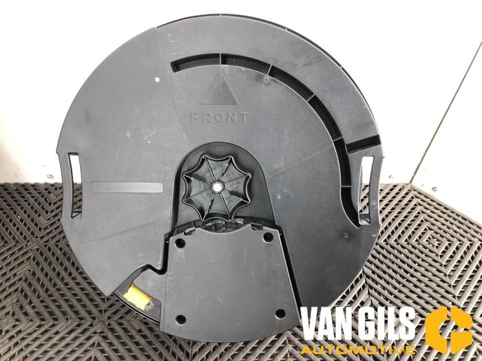 Używane Subwoofer Volkswagen Up! (121) 1.0 TSI 12V GTI Cena na żądanie oferowane przez Van Gils Automotive