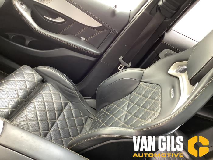 Używane Fotel prawy Mercedes GLC AMG (X253) 4.0 63 S AMG 4.0 V8 32V Turbo 4-Matic+ Cena € 799,00 Procedura marży oferowane przez Van Gils Automotive