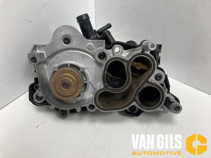 Usagé Pompe à eau Audi A4 Avant (B9) 1.4 TFSI 16V Prix sur demande proposé par Van Gils Automotive