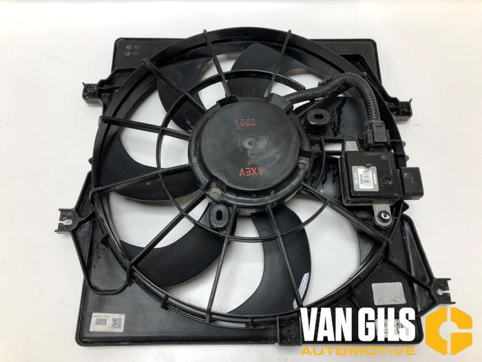 Gebrauchte Kühlerventilator Hyundai Inster (AX1) 49 kWh Preis auf Anfrage angeboten von Van Gils Automotive