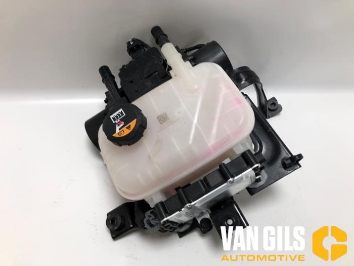 Usagé Kit pompe à eau Hyundai Inster (AX1) 49 kWh Prix sur demande proposé par Van Gils Automotive