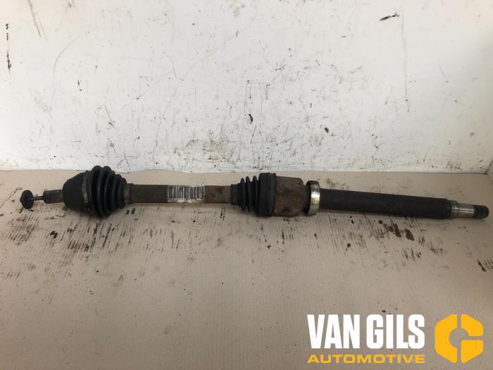 Front drive shafts, right with engine code D4164T stock