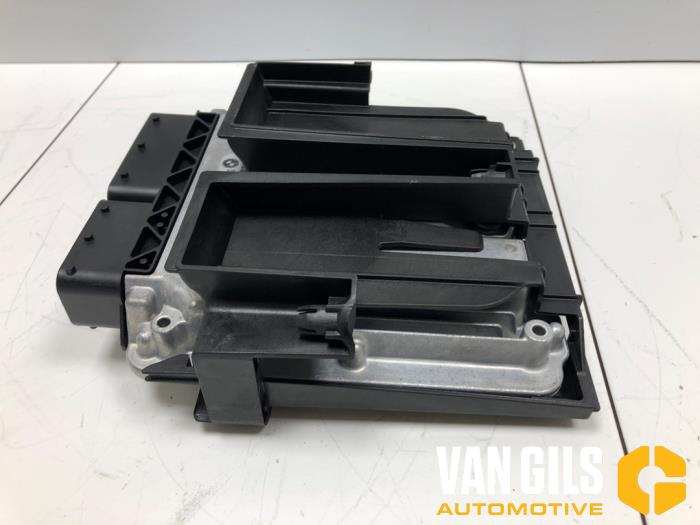 Engine management computer from a BMW 5 serie Touring (F11) 530d 24V Blue Performance 2012
