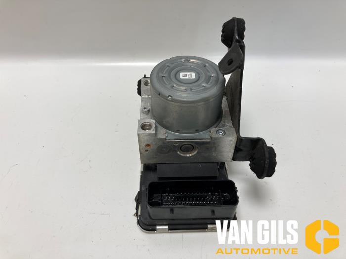 Usagé Bloc ABS Volvo XC90 II 2.0 T8 16V Twin Engine AWD Prix sur demande proposé par Van Gils Automotive