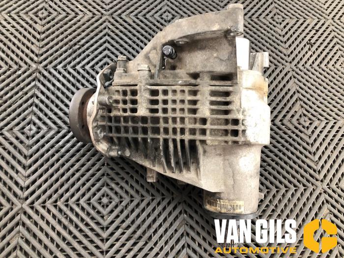 Differential hinten van een Volkswagen Multivan T7 2012