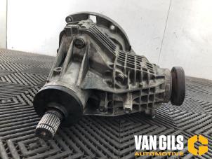 Differential hinten van een Volkswagen Multivan T7 2012