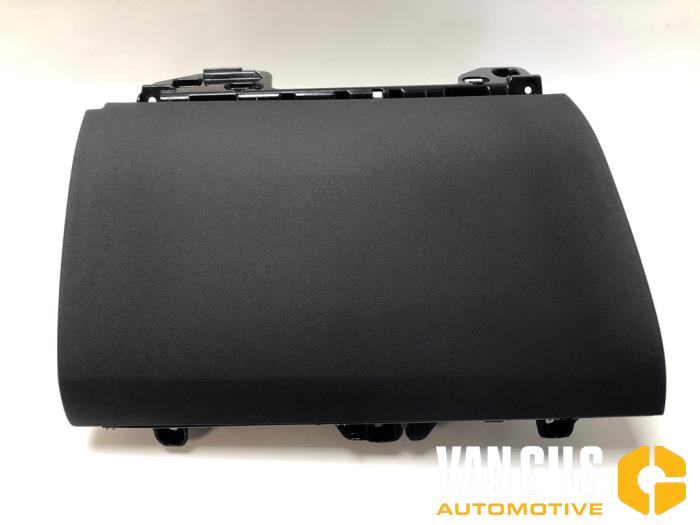 Begagnade Handskfack Volvo XC90 II 2.0 T8 16V Twin Engine AWD Pris på förfrågan erbjuds av Van Gils Automotive
