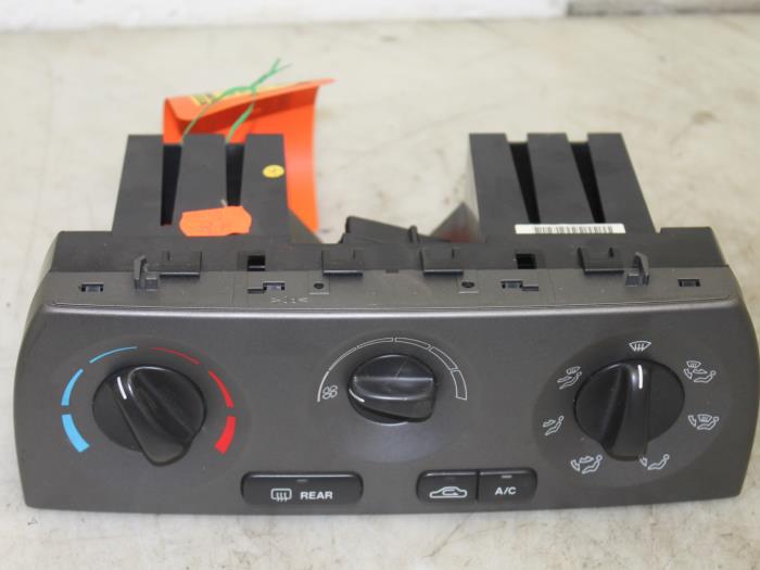 Heater control panel from a Jaguar X-type 2.0 D 16V 2005