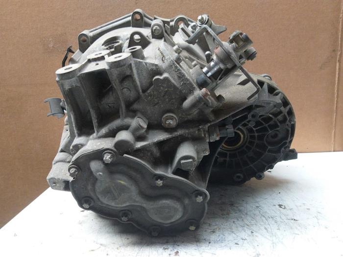 Gearbox from a Opel Astra H SW (L35) 1.7 CDTi 16V 2005