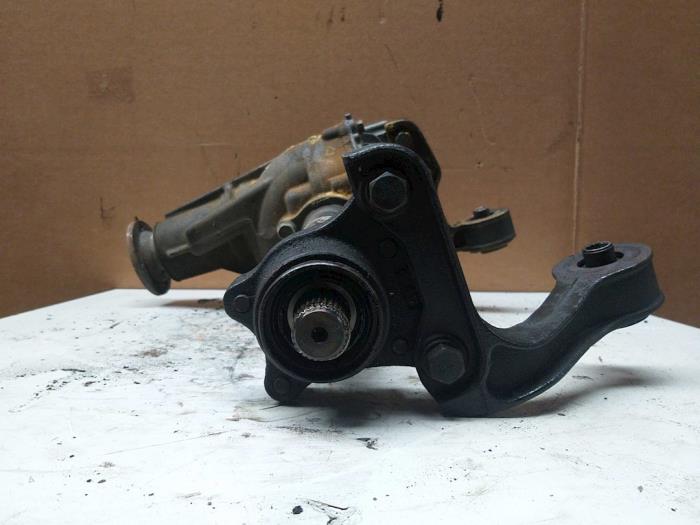 Front differential from a Kia Sorento I (JC) 2.5 CRDi 16V 2006