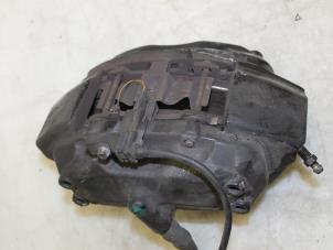 Used Front brake calliper, left Mercedes S (W220) 3.2 S-320 18V Price € 70,00 Margin scheme offered by Van Gils Automotive