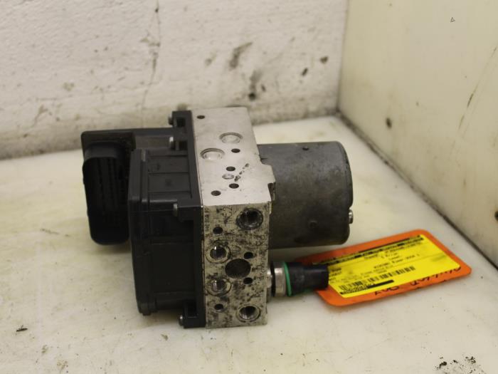 Begagnade ABS-pump Peugeot 807 2.2 HDiF 16V Pris € 75,00 Marginaltabell erbjuds av Van Gils Automotive