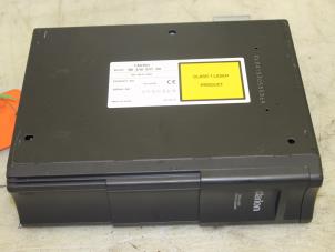Used CD changer Peugeot 807 2.2 HDiF 16V Price € 75,00 Margin scheme offered by Van Gils Automotive