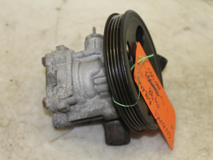 Usagé Pompe de direction Suzuki Baleno (GC/GD) 1.3 GL 16V Prix € 60,00 Règlement à la marge proposé par Van Gils Automotive