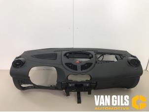 Używane Panel Renault Twingo II (CN) 1.2 16V Cena € 175,00 Procedura marży oferowane przez Van Gils Automotive