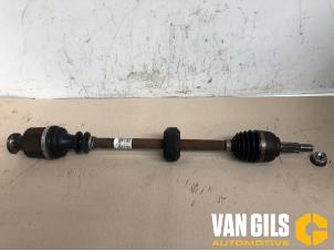 Used Front drive shaft, right Renault Twingo II (CN) 1.2 16V Price € 32,00 Margin scheme offered by Van Gils Automotive