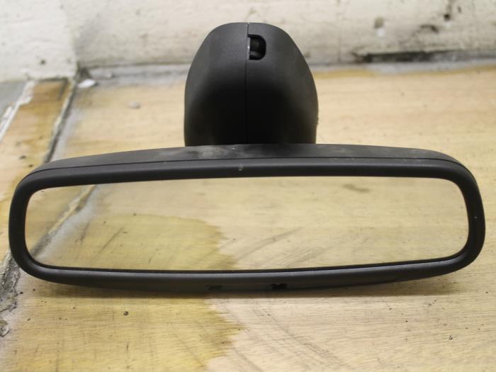 Rear view mirror from a Land Rover Range Rover Sport (LS) 2.7 TDV6 24V 2005