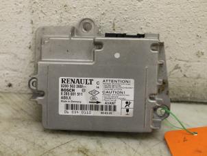 Used Airbag Module Renault Clio III (BR/CR) 1.6 16V Price € 50,00 Margin scheme offered by Van Gils Automotive