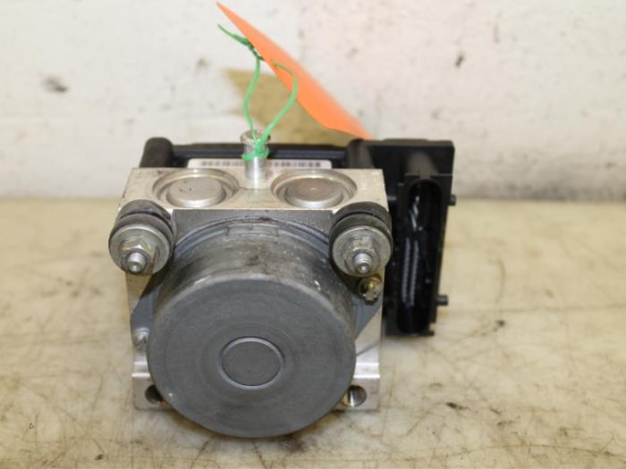 Gebrauchte ABS Pumpe Renault Clio III (BR/CR) 1.6 16V Preis € 30,00 Margenregelung angeboten von Van Gils Automotive