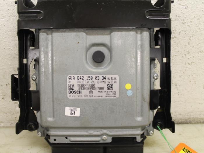Used Engine management computer Mercedes E Combi 4-matic (S211) 3.0 E-320 CDI 24V Price € 249,00 Margin scheme offered by Van Gils Automotive