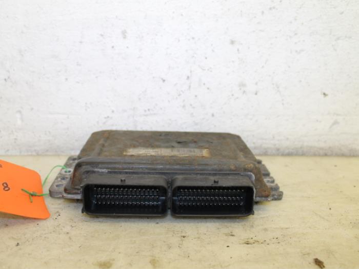 Used Engine management computer Renault Espace (JE) 2.0 16V Price € 150,00 Margin scheme offered by Van Gils Automotive