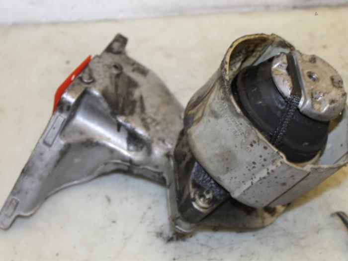 Used Engine mount Mercedes CL (216) 5.5 CL-600 V12 36V Twin Turbo Price € 43,00 Margin scheme offered by Van Gils Automotive