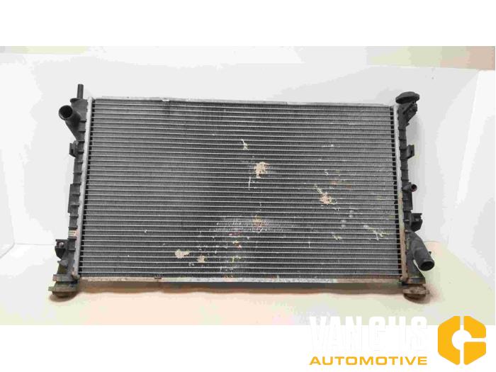 Usagé Radiateur Ford Transit Connect 1.8 TDCi 90 DPF Prix € 55,00 Règlement à la marge proposé par Van Gils Automotive