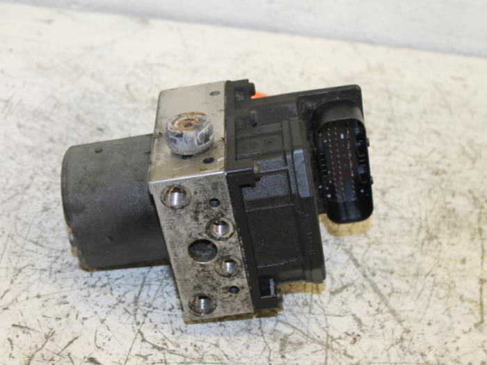 Usagé Bloc ABS Fiat Stilo MW (192C) 1.9 JTD 115 Prix € 75,00 Règlement à la marge proposé par Van Gils Automotive