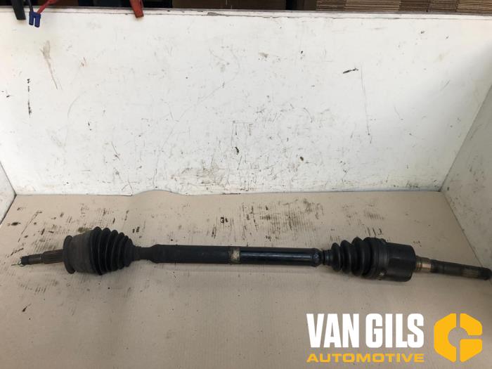 Gebrauchte Antriebswelle rechts vorne Alfa Romeo 147 (937) 1.6 HP Twin Spark 16V Preis € 35,00 Margenregelung angeboten von Van Gils Automotive