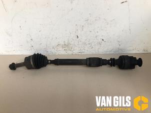 Usagé Arbre de transmission avant droit Volvo V40 Prix € 74,99 Règlement à la marge proposé par Van Gils Automotive